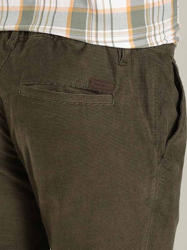 Indian Terrain Men's Comfort Fit Solid Green Trousers